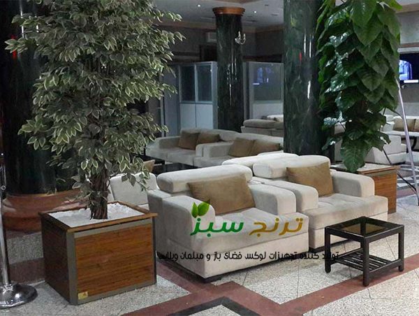 گلدان مدل مانا در لابی هتل خیان مشهد