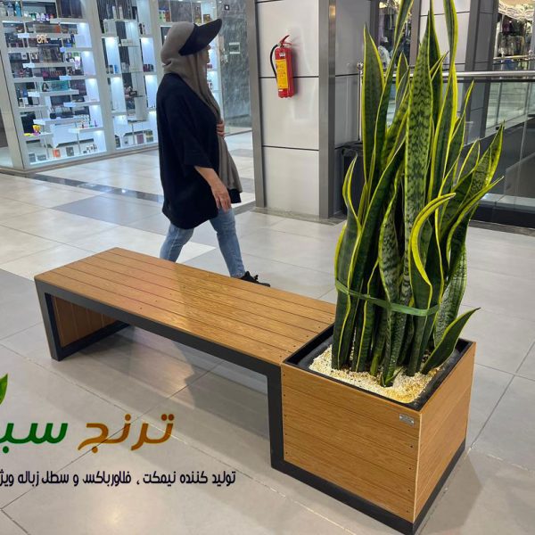 bench-in-romak-mall-in-thran نیمکت دارای جای گلدان برای کاشت گیاه در داخل مجتمع تجاری